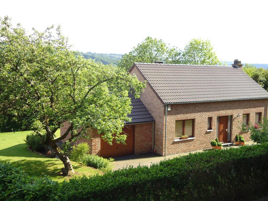 Modern Holiday Home In Stavelot With Fireplace Екстер'єр фото